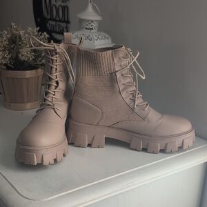 Nature Breeze Tan Lace-Up Boots